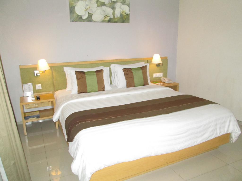 Hotel Anggrek Gandasari Bandung Værelse billede
