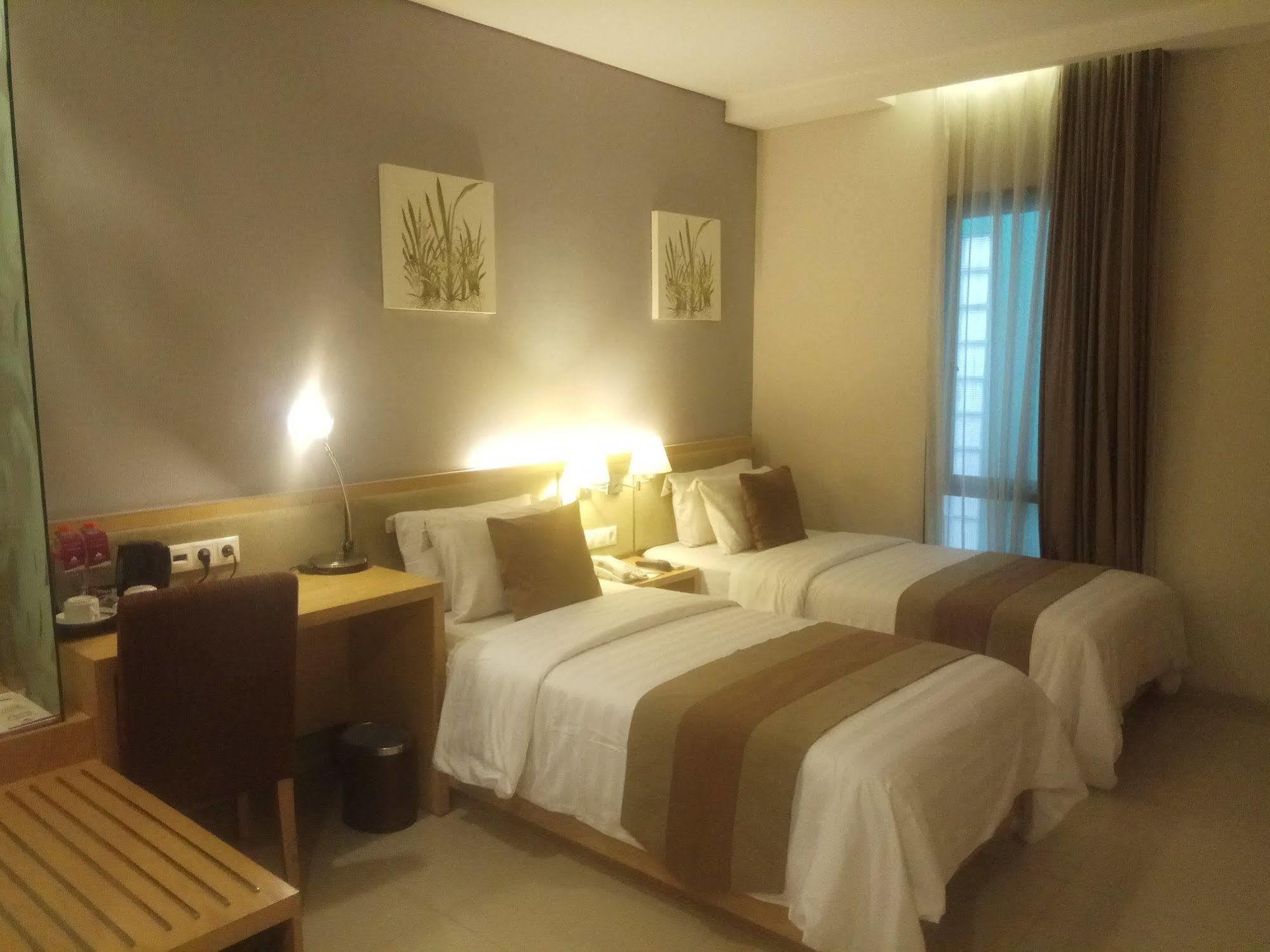 Hotel Anggrek Gandasari Bandung Eksteriør billede
